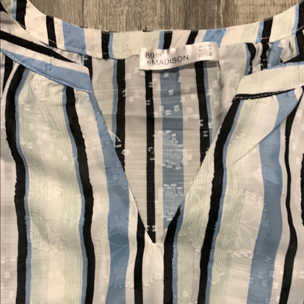 NWT Striped Long Sleeve Lightweight Swiss Dot Women's Top - Picture 4 of 11